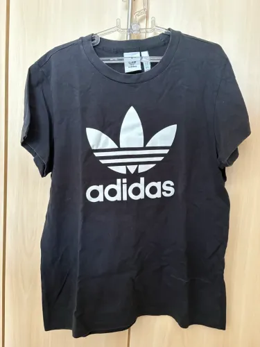Camiseta preta adidas M