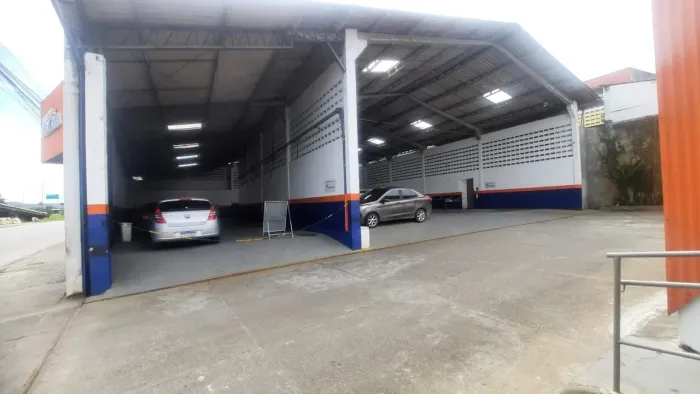 Galpão à Venda em Caxangá, Recife, 1300m², 3 Banheiros