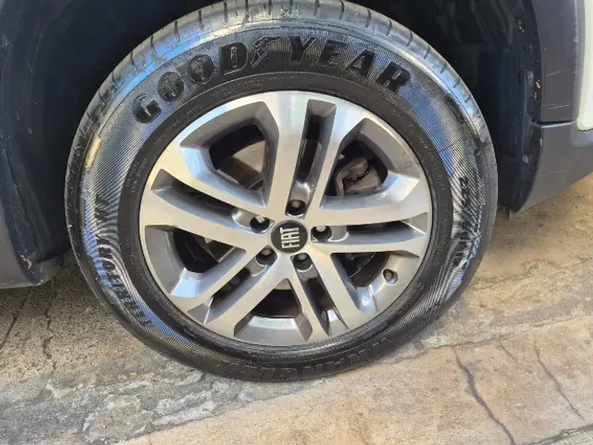 Rodas aro 17 da Toro com Pneus 225 60 17