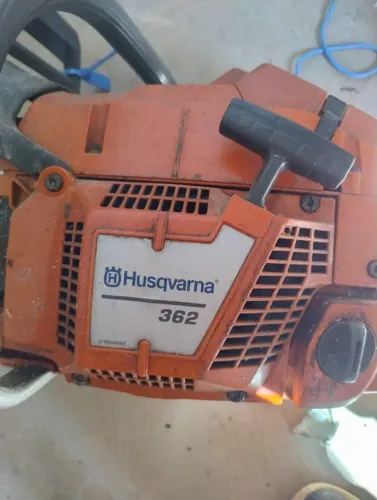 Motosserra A Gasolina Husqvarna 362 (Usada)  Potência: 4,6 hp 