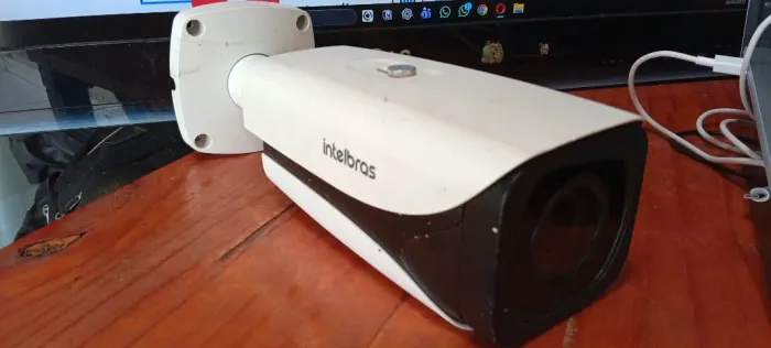 CÂMERA IP - VIP 5450 Z - INTELBRAS - ALTA RESOLUÇÃO 4MP  E ZOOM MOTORIZADO