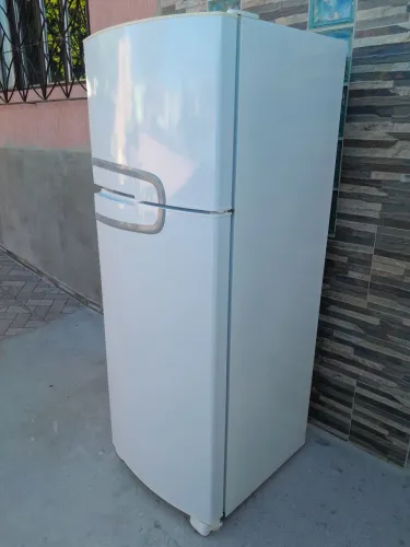 Geladeira Cônsul Frost Free 127v novíssima