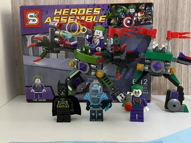Boneco Coringa, Mr freeze, Batman + Robô coringa