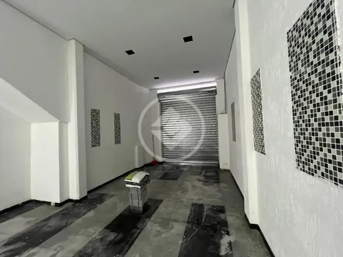 Ampla casa comercial. codigo: 139725