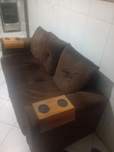 Sofá de três lugares Semi-novo motivo mudança de estado