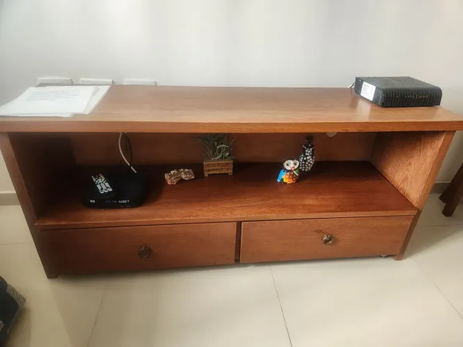 Rack para TV de 140 x 40 de madeira maciça