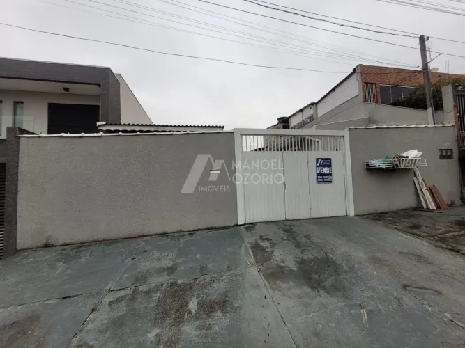 Terreno com 2 casas e 1 Kitinete a Venda em Araucária