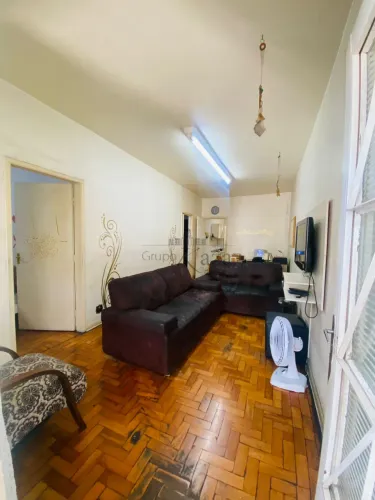 Casa - Vila Martinez - Jacareí - 4 Dormitórios - 140m².