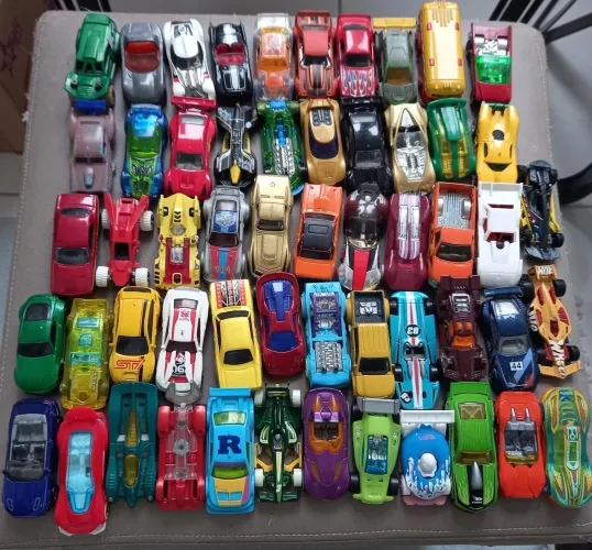 55 Carrinhos Hot Wheels originais