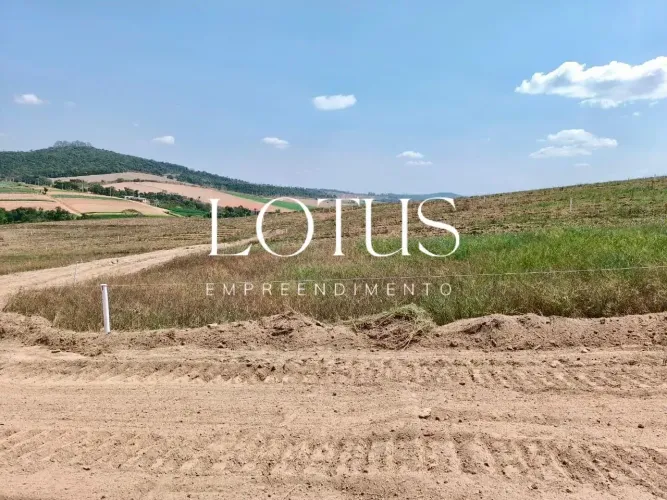 Terrenos planos de 500m² em residencial fechado em Cotia