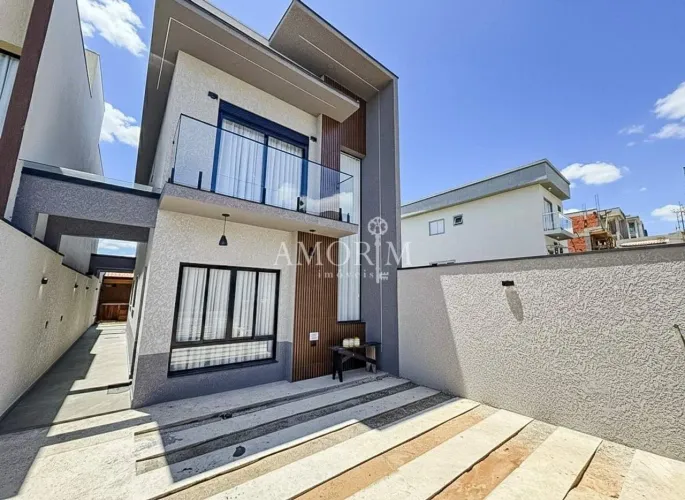 CASA EM CONDOMÍNIO PARA LOCAÇÃO COM 3 SUÍTES JACUZZI E 2 VAGAS DE GARAGEM