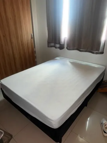 Cama Box de Casal - Ótimo Estado