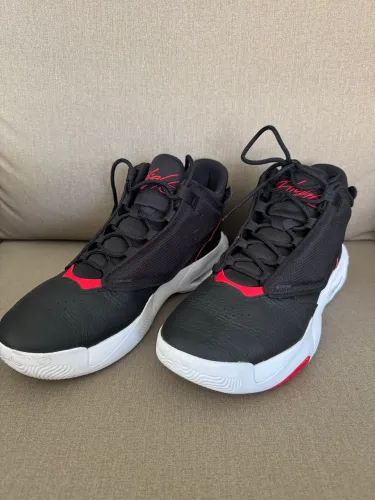Tenis air Jordan max aura 4 - 100% original 