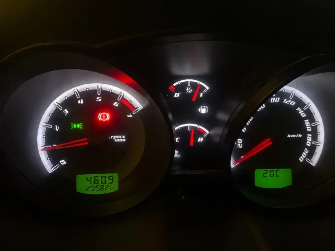 Ford Fiesta Sedan SE 1.6 8V Flex 4P 2014