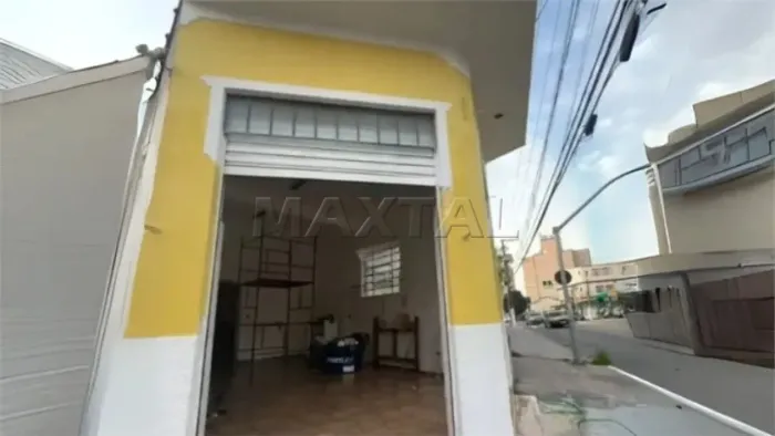 Loja comercial na Avenida Coronel Sezefredo Fagundes com 80m², com 2 banheiros.