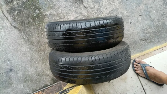 PNEUS 185/65/15 BRIDGESTONE URGENTE