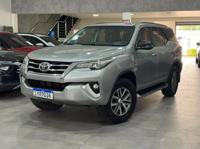 Toyota Hilux SW4 SRX 4X4 2.8 TDI 16V Dies. Aut. 2019