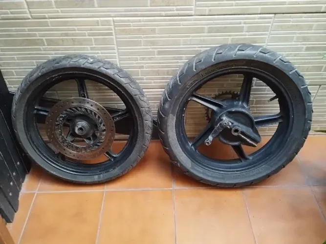 Algumas peças Honda Bros Twister CB 400 CG NX 350 e pneu 90 90 19