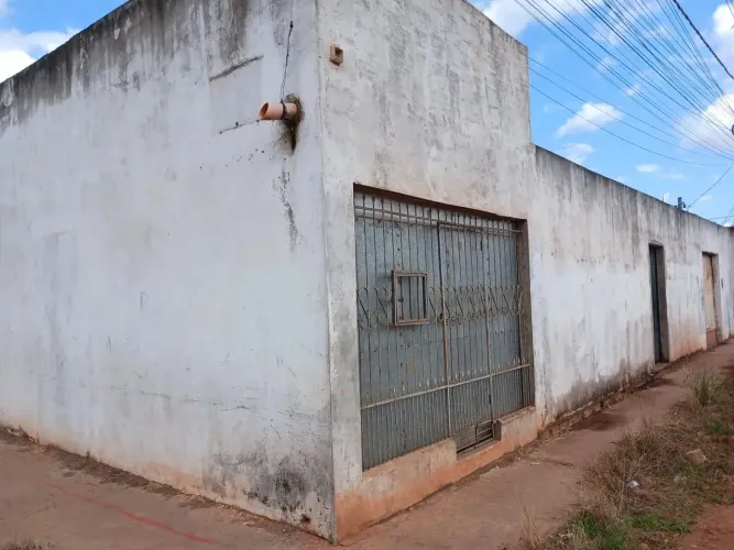 Casa para venda possui 80 m² com 2 quartos em Pedra 90 - Cuiabá - MT