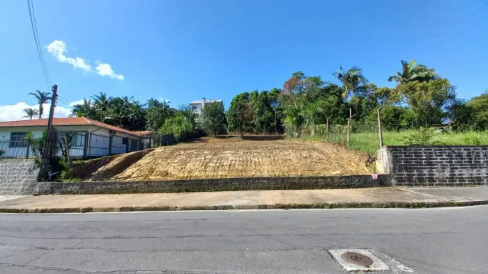 Terreno alto padrão no Glória, medindo 838,00m² (19,50 x 43,00)