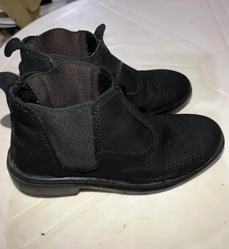 Bota preta
