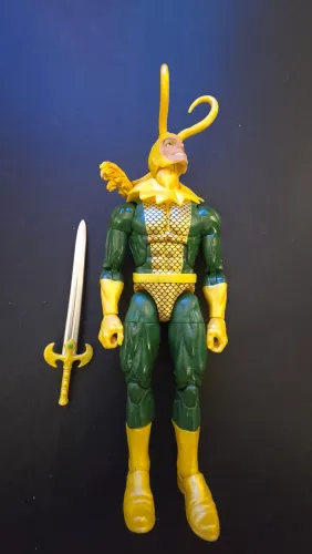 MARVEL LEGENDS - Loki Retro