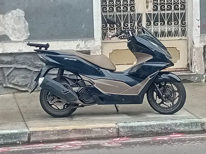 Pcx dlx , a mais completa da categoria