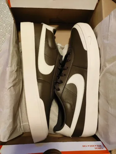 Tênis Nike Court Shot marrom tam 13us 46/47br
