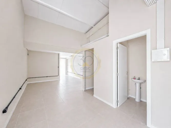 Sala comercial para locação em avenida central em Camboriu