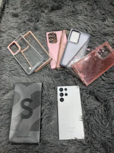 S22 ultra 256 GB prata bem conservado/ aparelho com caixa e carregador, acompanha capa.