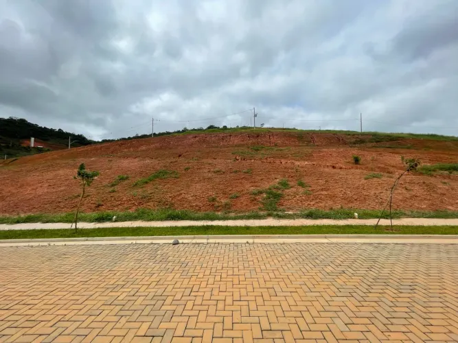 Lote no Condomínio Estrela do Lago
