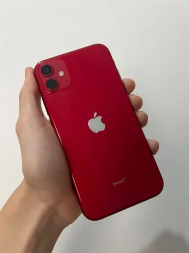 iPhone 11 Red com Acessórios - Imperdível