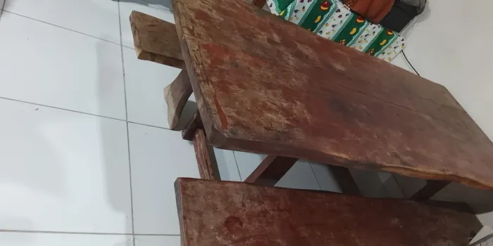 Vendo mesa de jaqueira