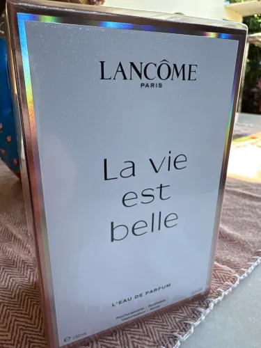 Perfume LA VIE EST BELLE