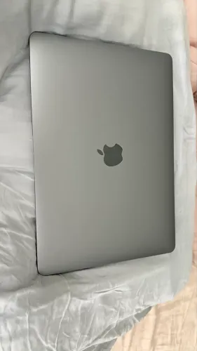 MacBook Air Retina 13? 2020 i3 8GB 256GB SSD