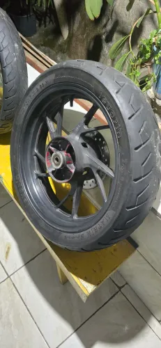Roda traseira da moto cb twister  250f