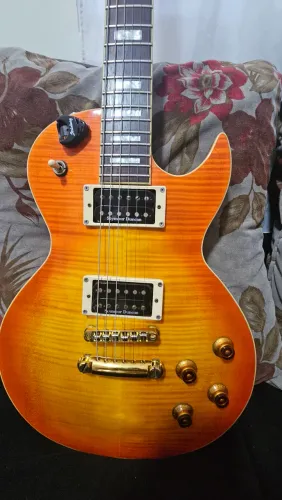 Guitarra cort custon symon ducan