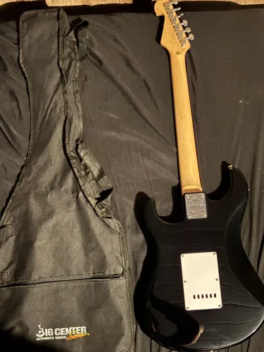 Guitarra Memphis Tagima