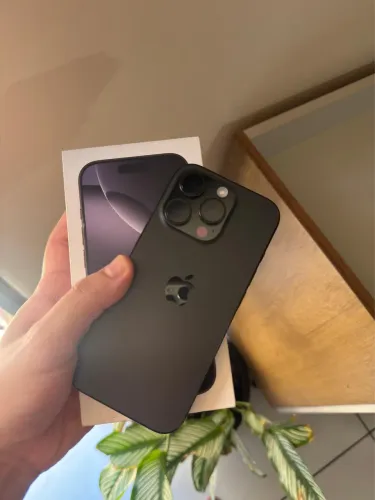 iPhone 16 Pro - Impecável + Garantia Apple até Setembro