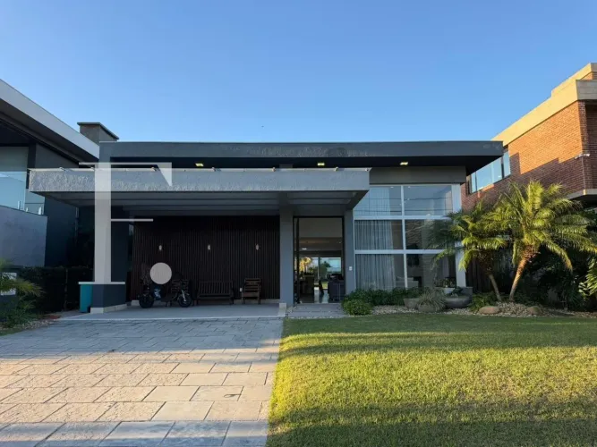 Casa à Venda no Condomínio Enseada Lagos