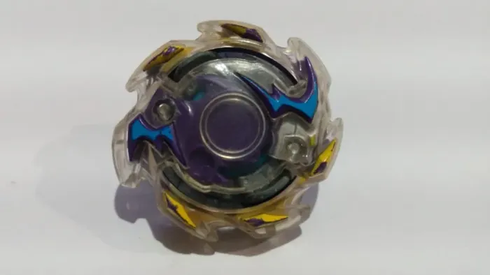 Beyblade Burst Wyvron Defesa Hasbro usado sem lançador ref.c