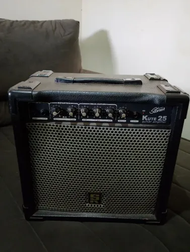 Cubo ( caixa amplificadora ) Staner cute 25 para guitarras, violões, ou bateria eletronica