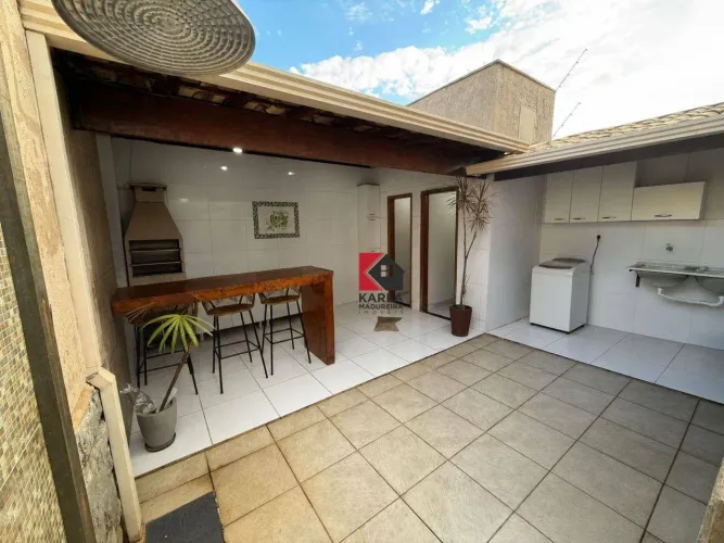 CASA COM 03 QUARTOS SENDO 01 SUITE NO BAIRRO JARDIM IMPERIAL!!