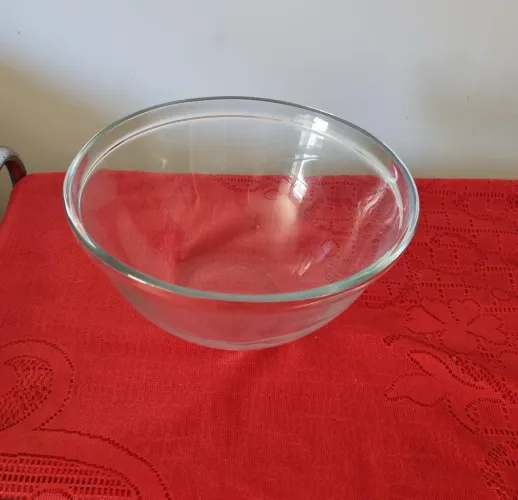 Saladeira de Vidro Redonda Super conservada 