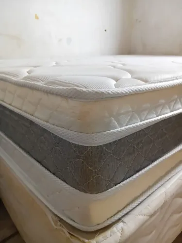 Vendo colchão de casal