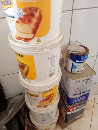 6 Baldes de Margarina