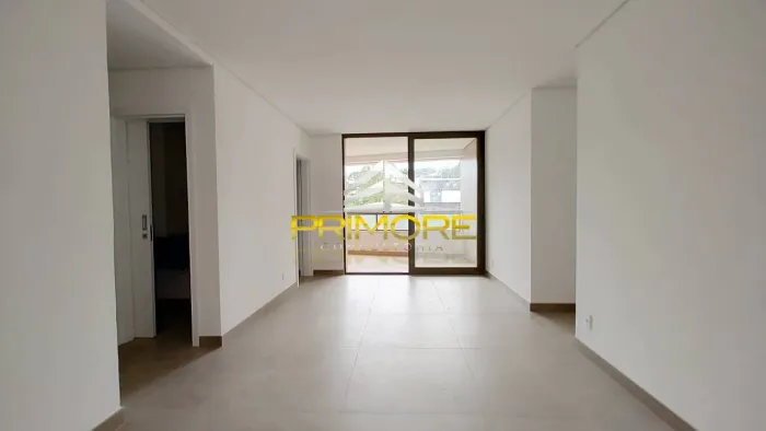 Locação: Apartamento com 3 quartos, duas varandas, prédio novo, lazer.