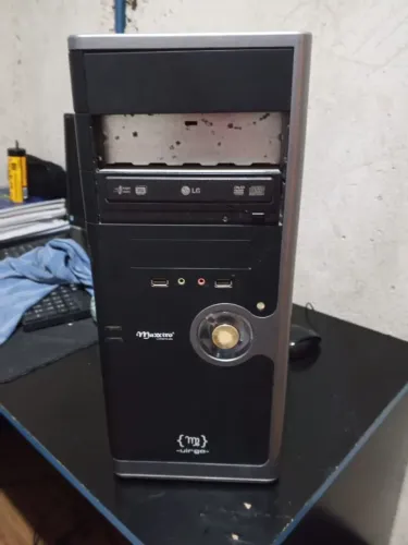 Vendo PC funcionando 100%. Ótimo pra estudos, trabalho, internet e YouTube.