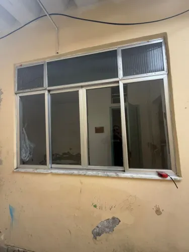  Janelas de Alumínio com Vidro - Ótimo Estado - Retirada no Local 