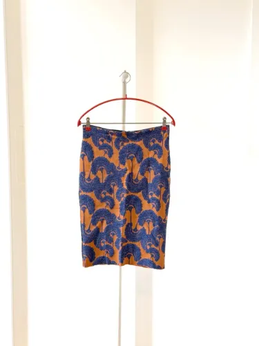 Saia Coven tricô estampada laranja e azul P
